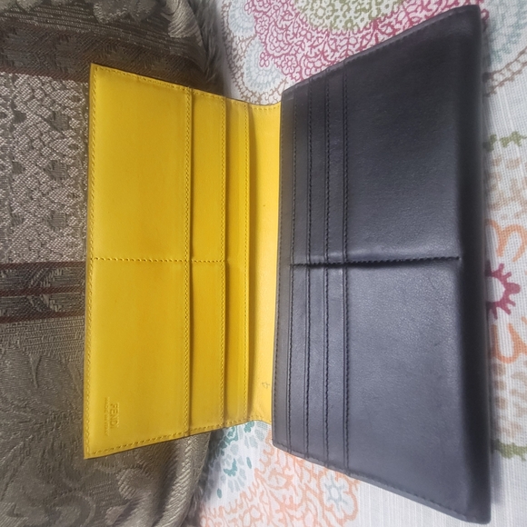 Fendi Black and Yellow Wallet - Picture 5 of 11